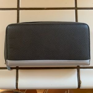 Like New Charming Charlie Wallet 🤩